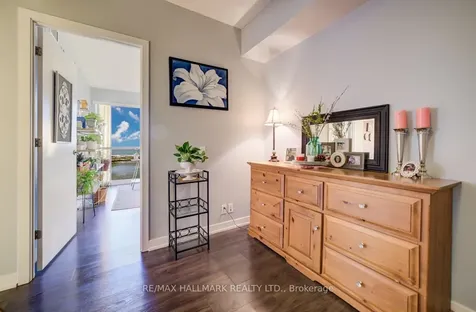 2200 Lakeshore Boulevard W Toronto ON M8V 1A4
