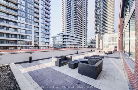 2200 Lakeshore Boulevard W Toronto ON M8V 1A4