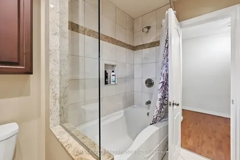 5187 Carousel Court Burlington ON L7L 3W7