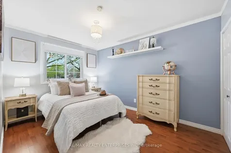 5187 Carousel Court Burlington ON L7L 3W7