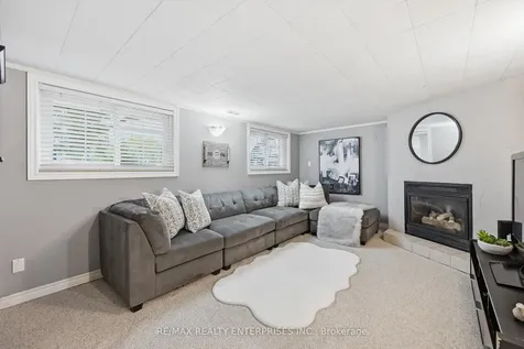 5187 Carousel Court Burlington ON L7L 3W7