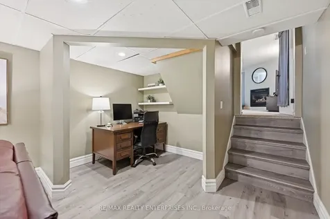 5187 Carousel Court Burlington ON L7L 3W7