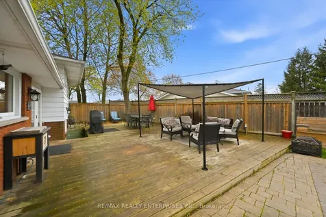 5187 Carousel Court Burlington ON L7L 3W7
