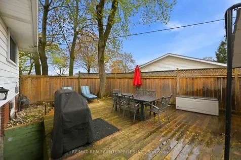 5187 Carousel Court Burlington ON L7L 3W7