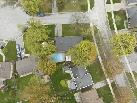 5187 Carousel Court Burlington ON L7L 3W7