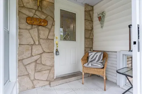 534 Elwood Road Burlington ON L7N 3C7