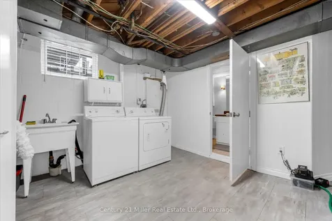 534 Elwood Road Burlington ON L7N 3C7