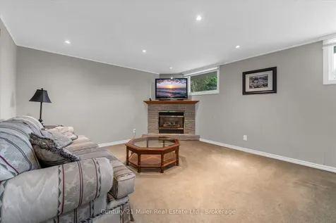 534 Elwood Road Burlington ON L7N 3C7