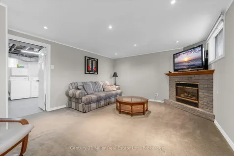 534 Elwood Road Burlington ON L7N 3C7