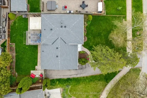 534 Elwood Road Burlington ON L7N 3C7