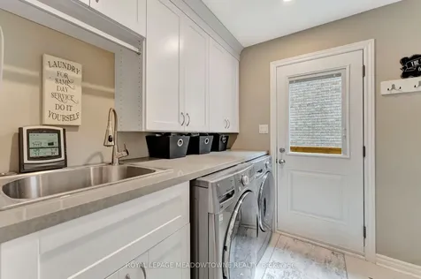 2008 Peak Place Oakville ON L6H 5T2