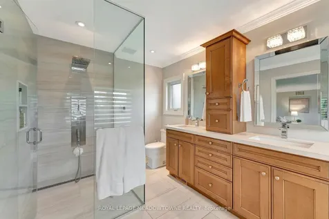 2008 Peak Place Oakville ON L6H 5T2