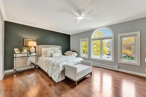2008 Peak Place Oakville ON L6H 5T2
