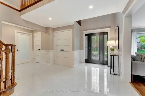 2008 Peak Place Oakville ON L6H 5T2