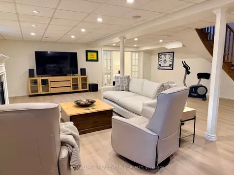 2008 Peak Place Oakville ON L6H 5T2