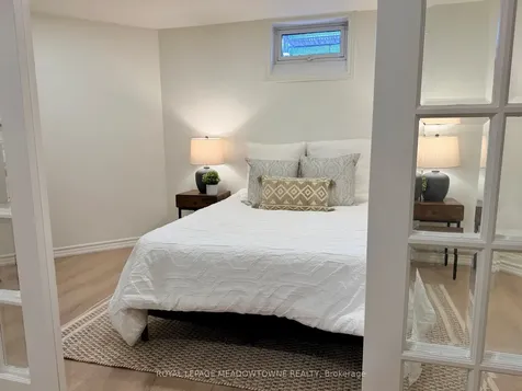 2008 Peak Place Oakville ON L6H 5T2