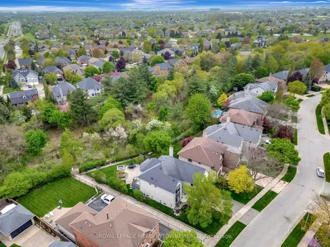 2008 Peak Place Oakville ON L6H 5T2