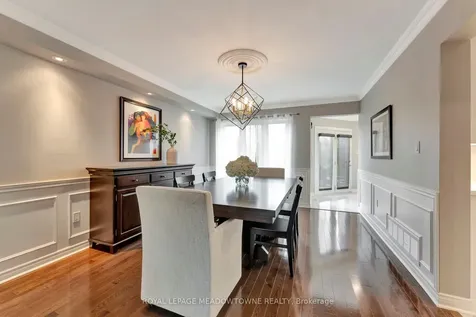 2008 Peak Place Oakville ON L6H 5T2
