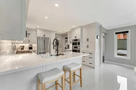 2008 Peak Place Oakville ON L6H 5T2