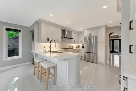 2008 Peak Place Oakville ON L6H 5T2