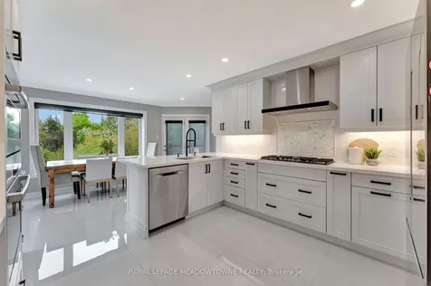 2008 Peak Place Oakville ON L6H 5T2