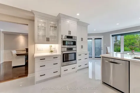 2008 Peak Place Oakville ON L6H 5T2