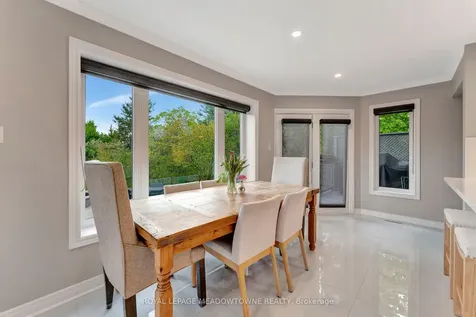 2008 Peak Place Oakville ON L6H 5T2