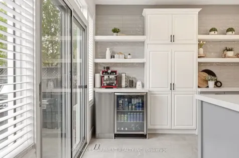 1379 Liverpool Street Oakville ON L6M 4P1