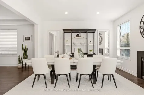 1379 Liverpool Street Oakville ON L6M 4P1