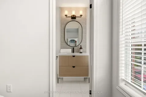 1379 Liverpool Street Oakville ON L6M 4P1