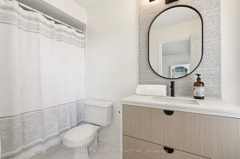 1379 Liverpool Street Oakville ON L6M 4P1