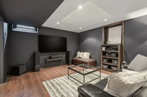 1379 Liverpool Street Oakville ON L6M 4P1