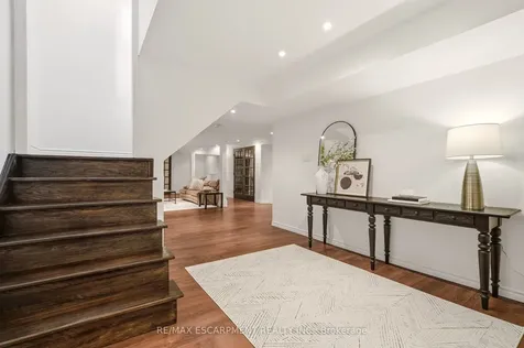 1379 Liverpool Street Oakville ON L6M 4P1