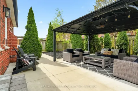 1379 Liverpool Street Oakville ON L6M 4P1