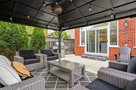 1379 Liverpool Street Oakville ON L6M 4P1
