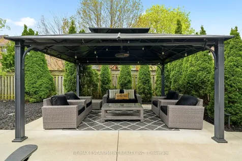 1379 Liverpool Street Oakville ON L6M 4P1
