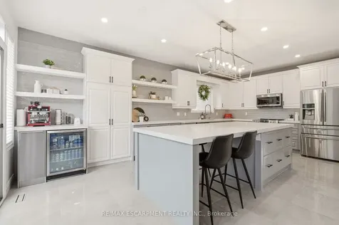 1379 Liverpool Street Oakville ON L6M 4P1