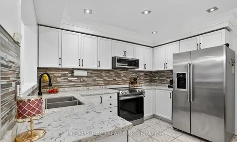 109 Crystal Glen Crescent Brampton ON L6X 0K8