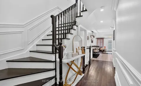 109 Crystal Glen Crescent Brampton ON L6X 0K8
