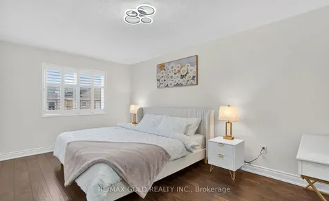 109 Crystal Glen Crescent Brampton ON L6X 0K8