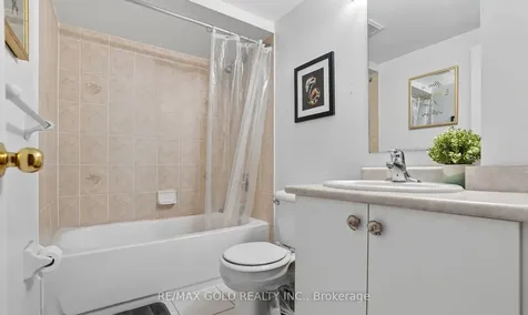 109 Crystal Glen Crescent Brampton ON L6X 0K8