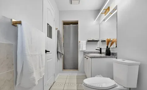 109 Crystal Glen Crescent Brampton ON L6X 0K8