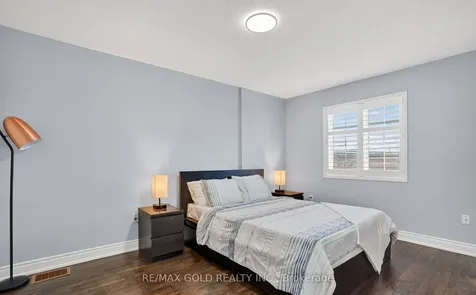 109 Crystal Glen Crescent Brampton ON L6X 0K8