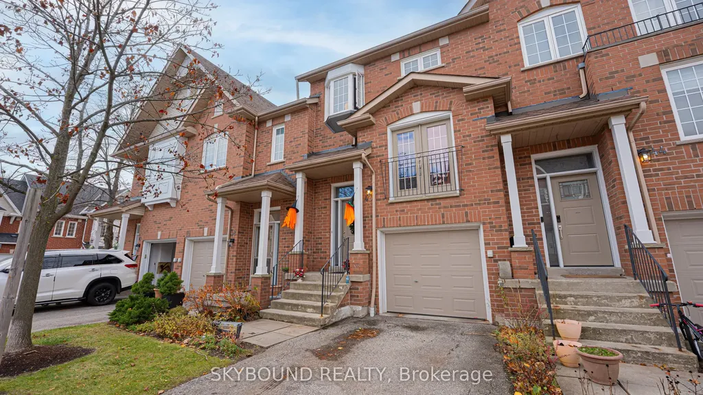 1588 South Parade Court Mississauga ON L5M 6E7