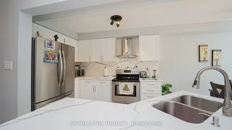 1588 South Parade Court Mississauga ON L5M 6E7