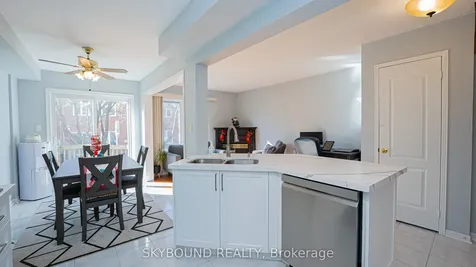 1588 South Parade Court Mississauga ON L5M 6E7