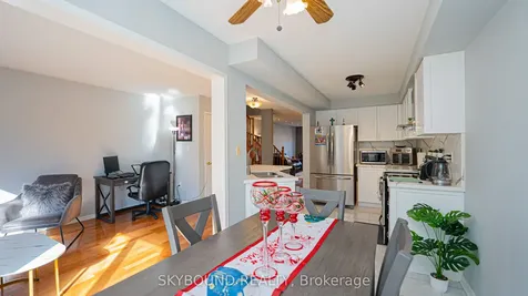 1588 South Parade Court Mississauga ON L5M 6E7