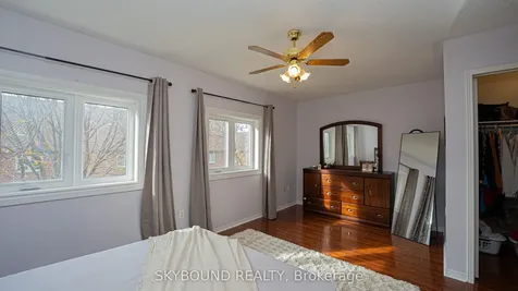 1588 South Parade Court Mississauga ON L5M 6E7