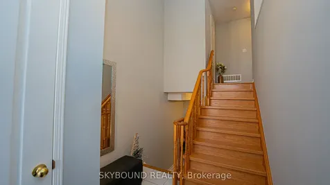 1588 South Parade Court Mississauga ON L5M 6E7