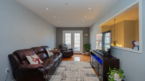 1588 South Parade Court Mississauga ON L5M 6E7